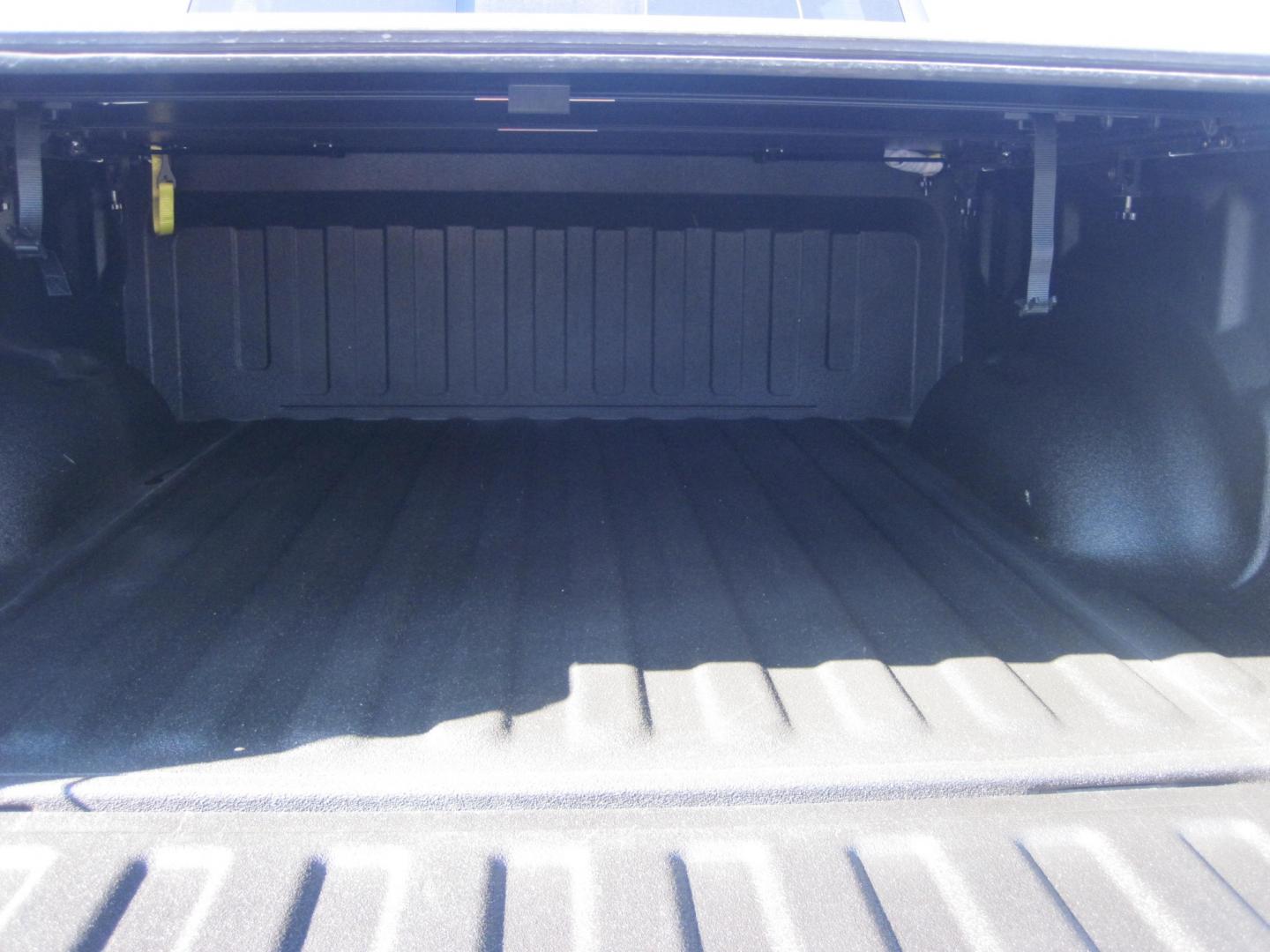 2021 gray /gray RAM 1500 Big Horn Crew Cab 4WD (1C6SRFFT3MN) with an 5.7L V8 engine, 8A transmission, located at 9530 Old Seward Highway, Anchorage, AK, 99515, (907) 349-3343, 61.134140, -149.865570 - Photo#4